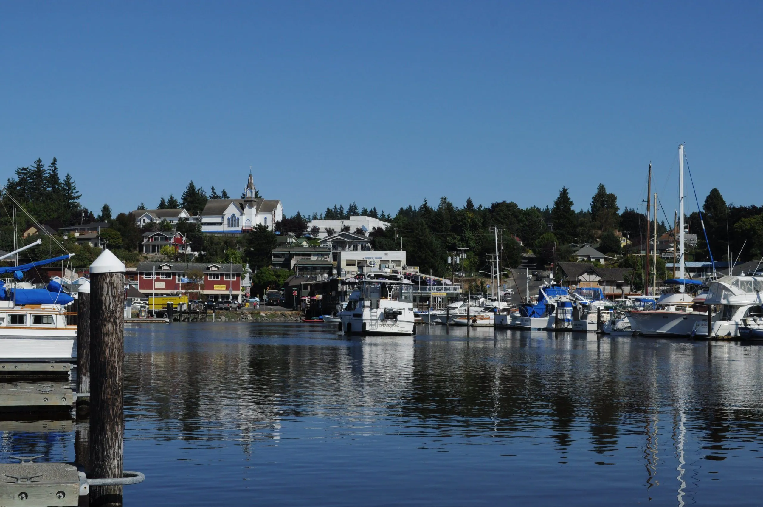 Making moves simple, fast, and stress-free for families and businesses across Poulsbo, WA